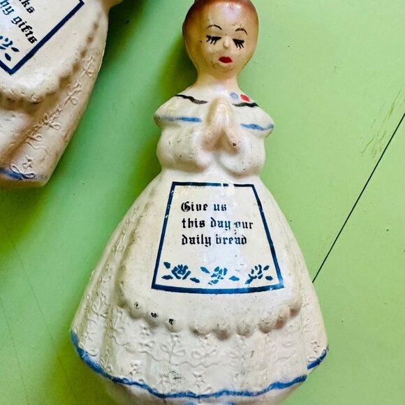 Vintage 60s Salt and Pepper Shakers Praying Girls Thanksgiving Decor Enseco - Picture 3 of 12